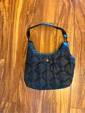 Lululemon 5L black tote
